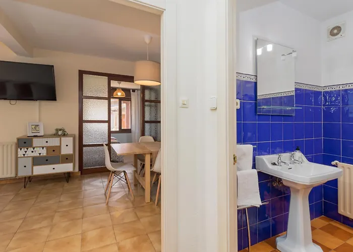 La Casa De Mamasita * Queveda