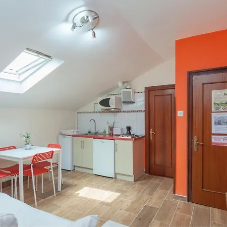 La Casa De Mamasita * Queveda