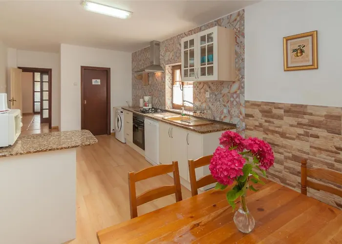 La Casa De Mamasita * Queveda